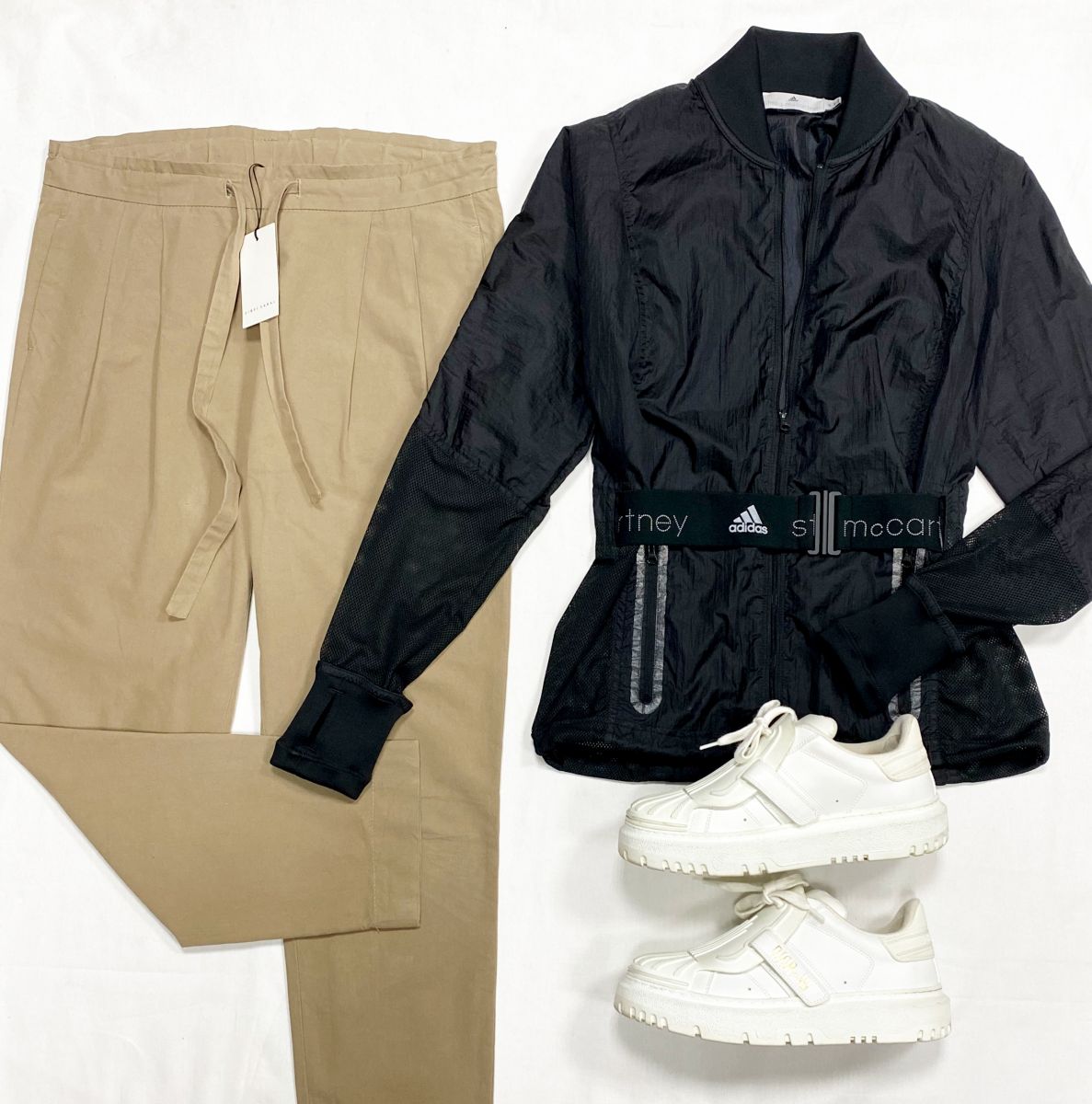 Ветровка Stella McCartney размер XS цена 6 154 руб
Брюки Sibel Saral размеры XS цена 6 154 руб/с биркой/ 
Кроссовки Christian Dior размер 37.5 цена 46 155 руб