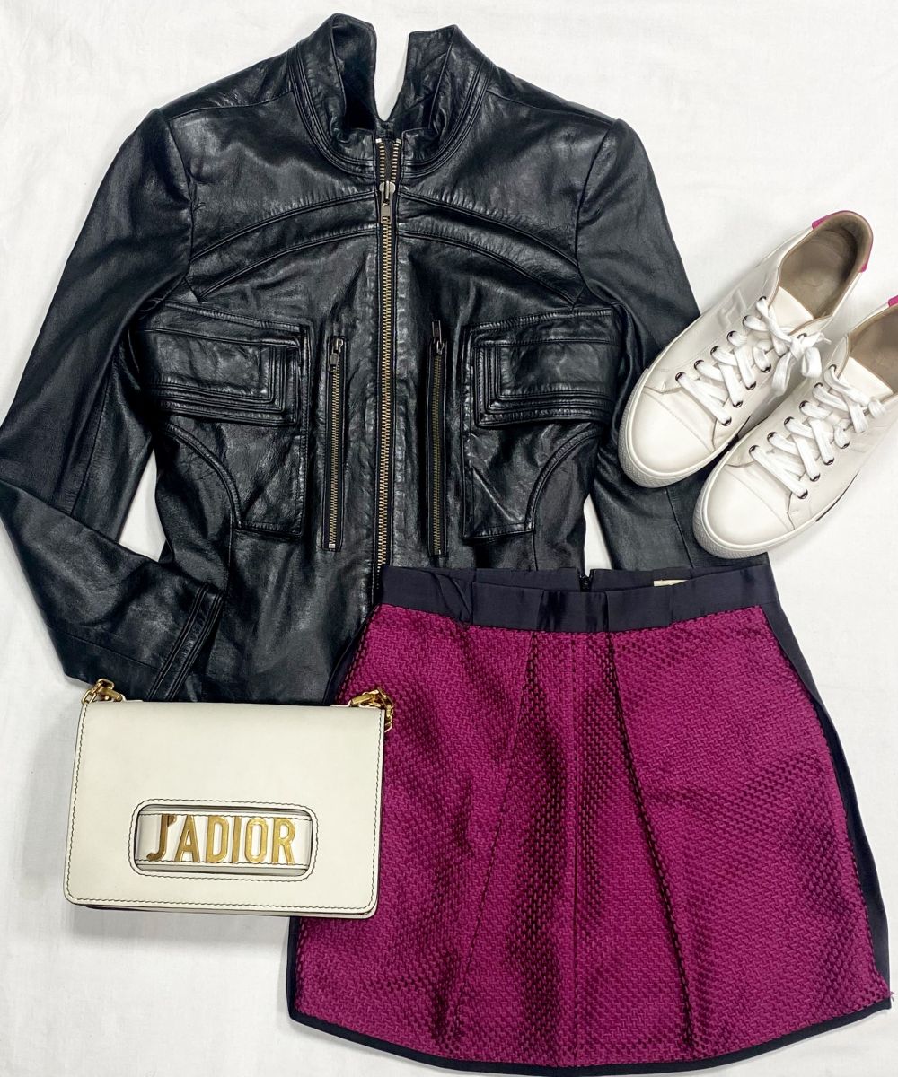 Куртка /кожа/ Theory размер M цена 12 524 руб
Юбка Balenciaga размер 36 цена 7 828 руб
Кеды Hermes размер 39.5 цена 78 275 руб
Сумка Christian Dior 