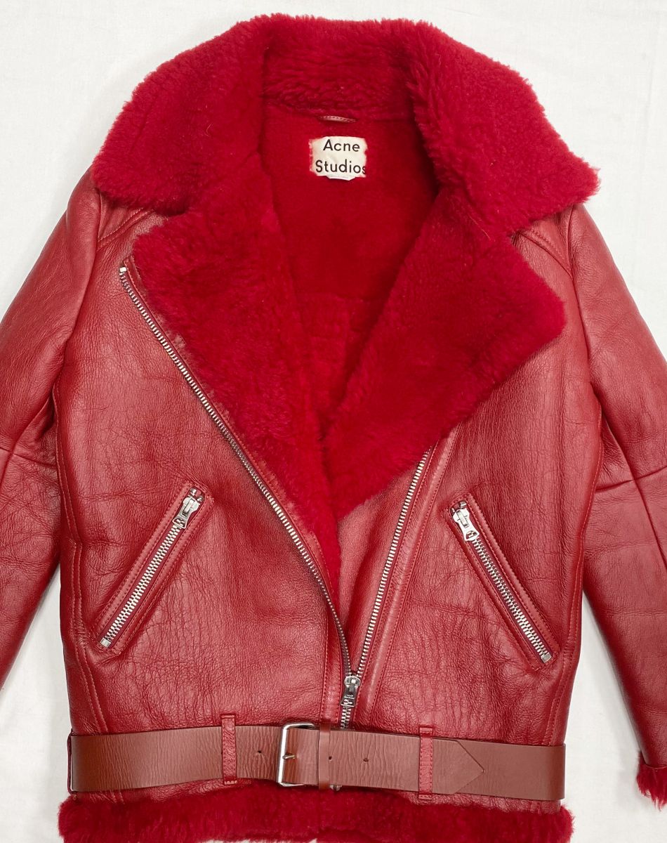 Дубленка Acne Studios размер 38 цена 46 965 руб
Ботинки Valentino размер 38 цена 46 965 руб