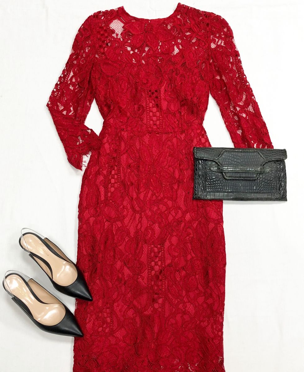 Платье / ажур/ Dolce Gabbana размер 42 цена 31 310 руб
Туфли Gianvito Rossi размер 38.5 цена 15 655 руб