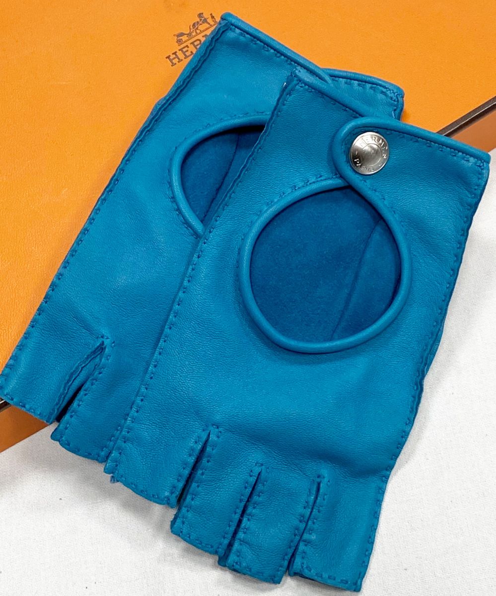 Митенки Hermes  цена 26 614 руб

