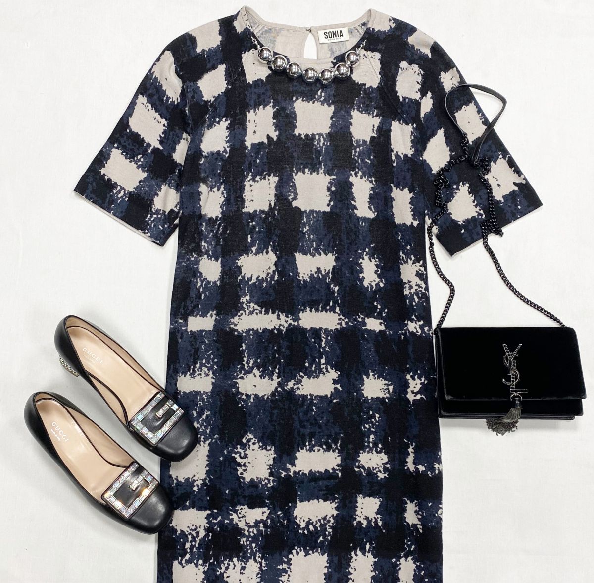Платье Sonia Rykiel размер S цена 4 616 руб
Туфли Gucci размер 37 цена 38 463 руб
Сумка YSL 