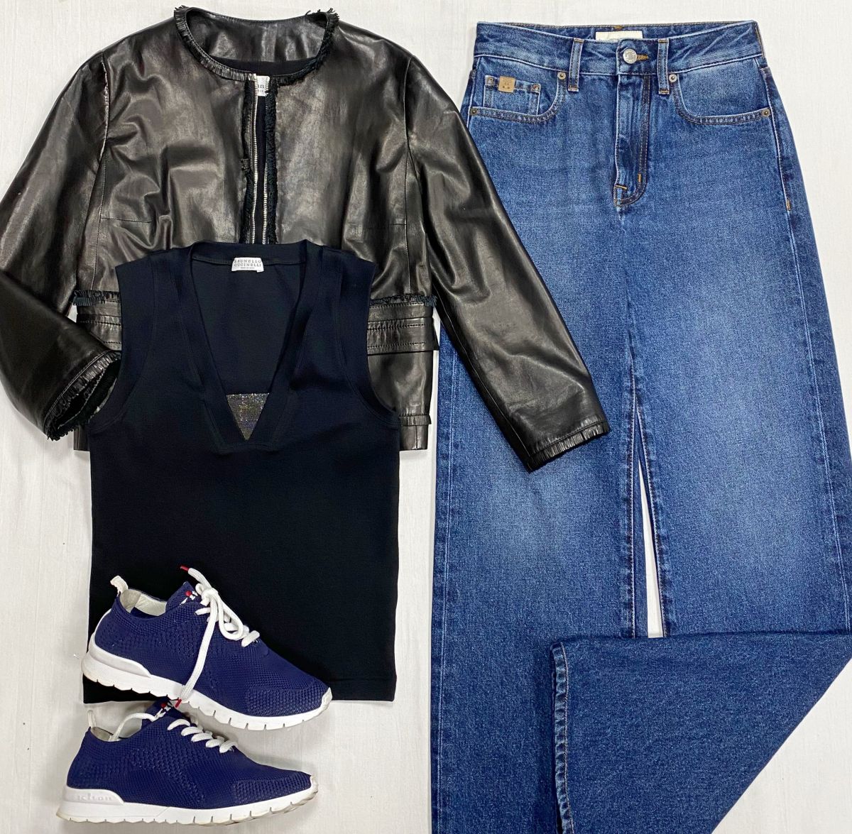 Куртка Christian Dior размер 38 цена 62 620 руб 
Майка / отделка монили / Brunello Cucinelli размер S цена 15 655 руб 
Джинсы Jacob Cohen размер 24 цена 15 655 руб 
Кеды Kiton размер 38.5 цена 28 179 руб