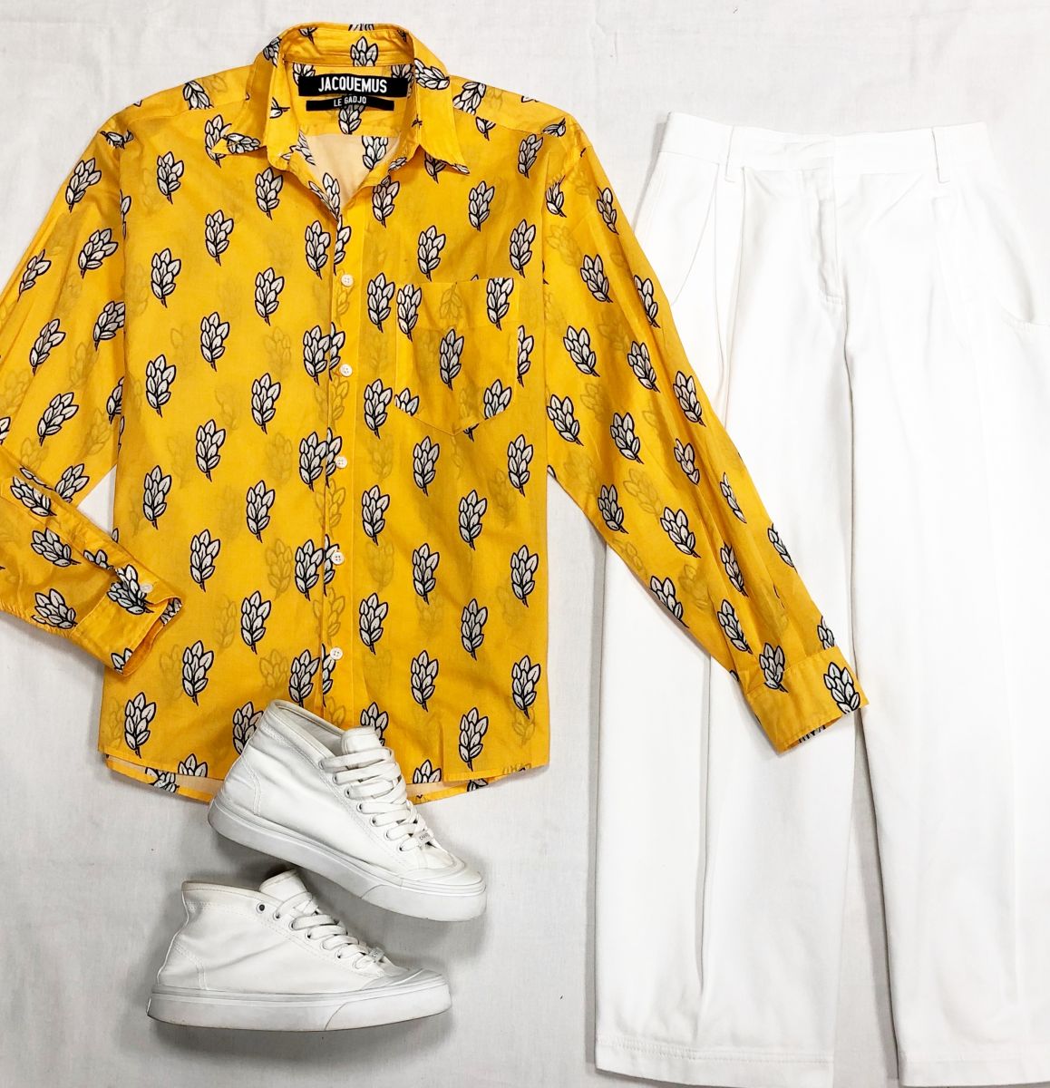 Рубашка Jacquemus размер 46 цена 10 959 рубДжинсы Valentino размер 38 цена 10 959 рубКеды Chanel размер 37 цена 7 828 руб