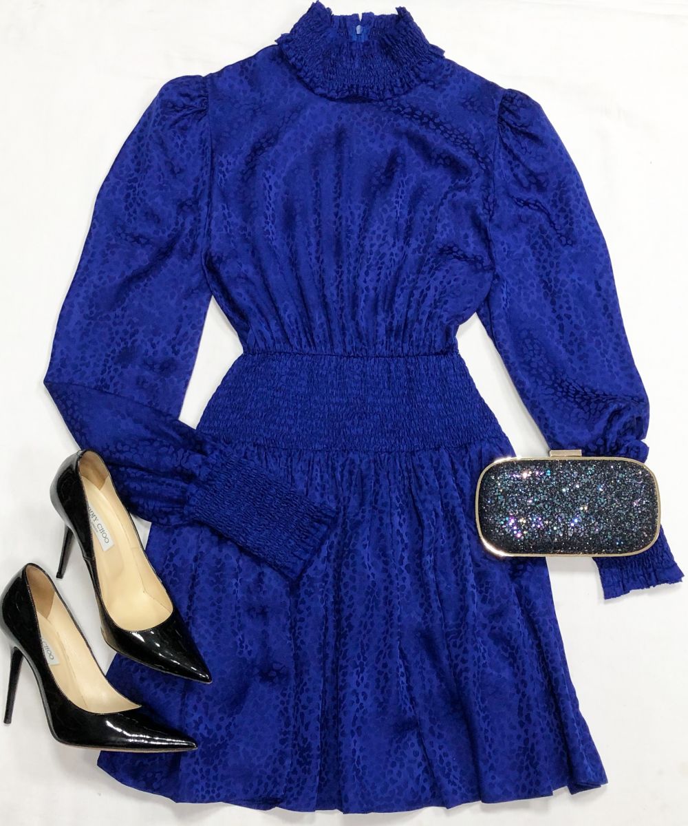 Платье Balmain размер 36 цена 23 483 руб
Туфли Christian Dior размер 39.5 цена 15 655 руб
Клатч Anya Hindmarch 
