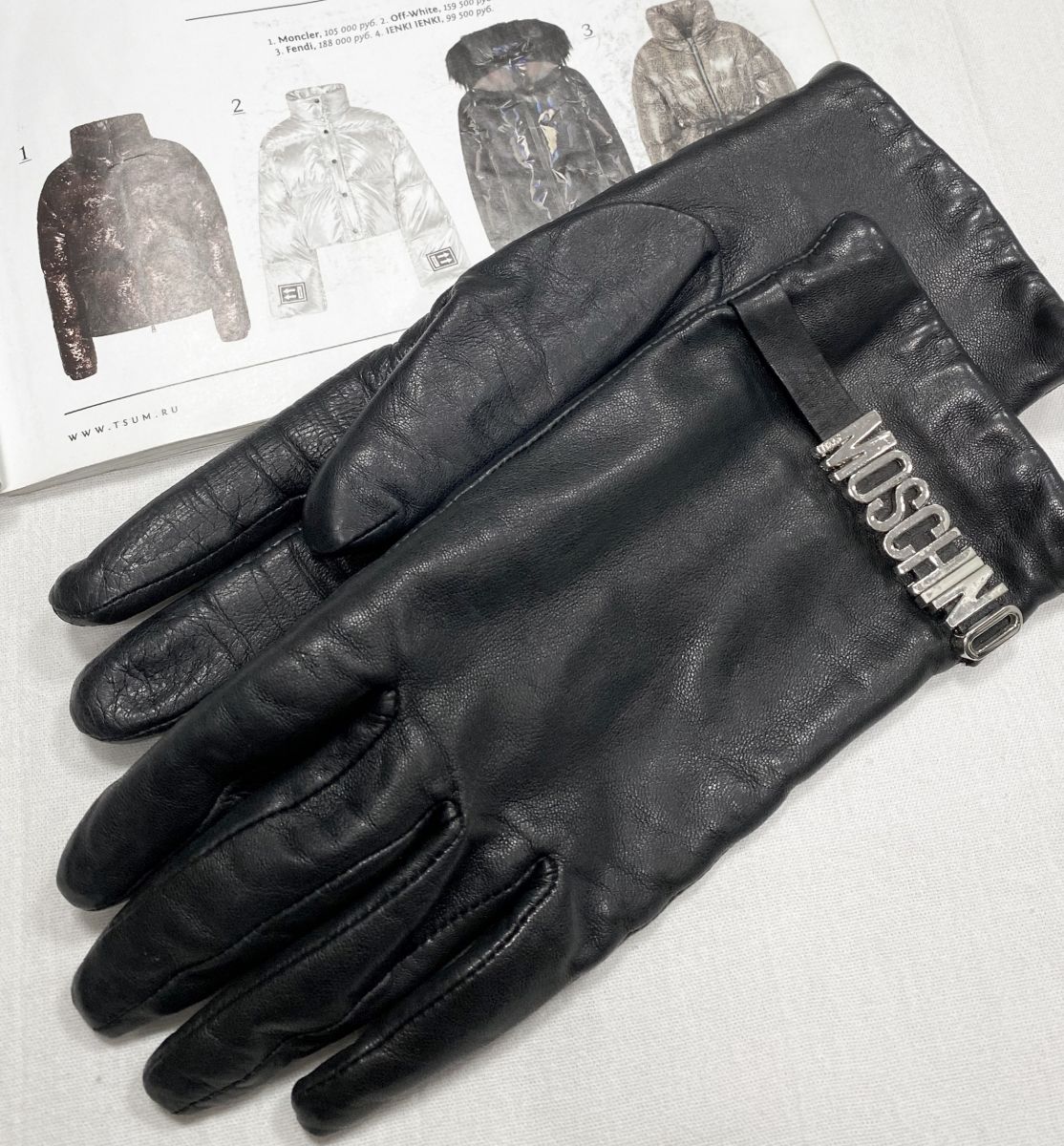 Перчатки Moschino размер 7.5 цена 4 697 руб