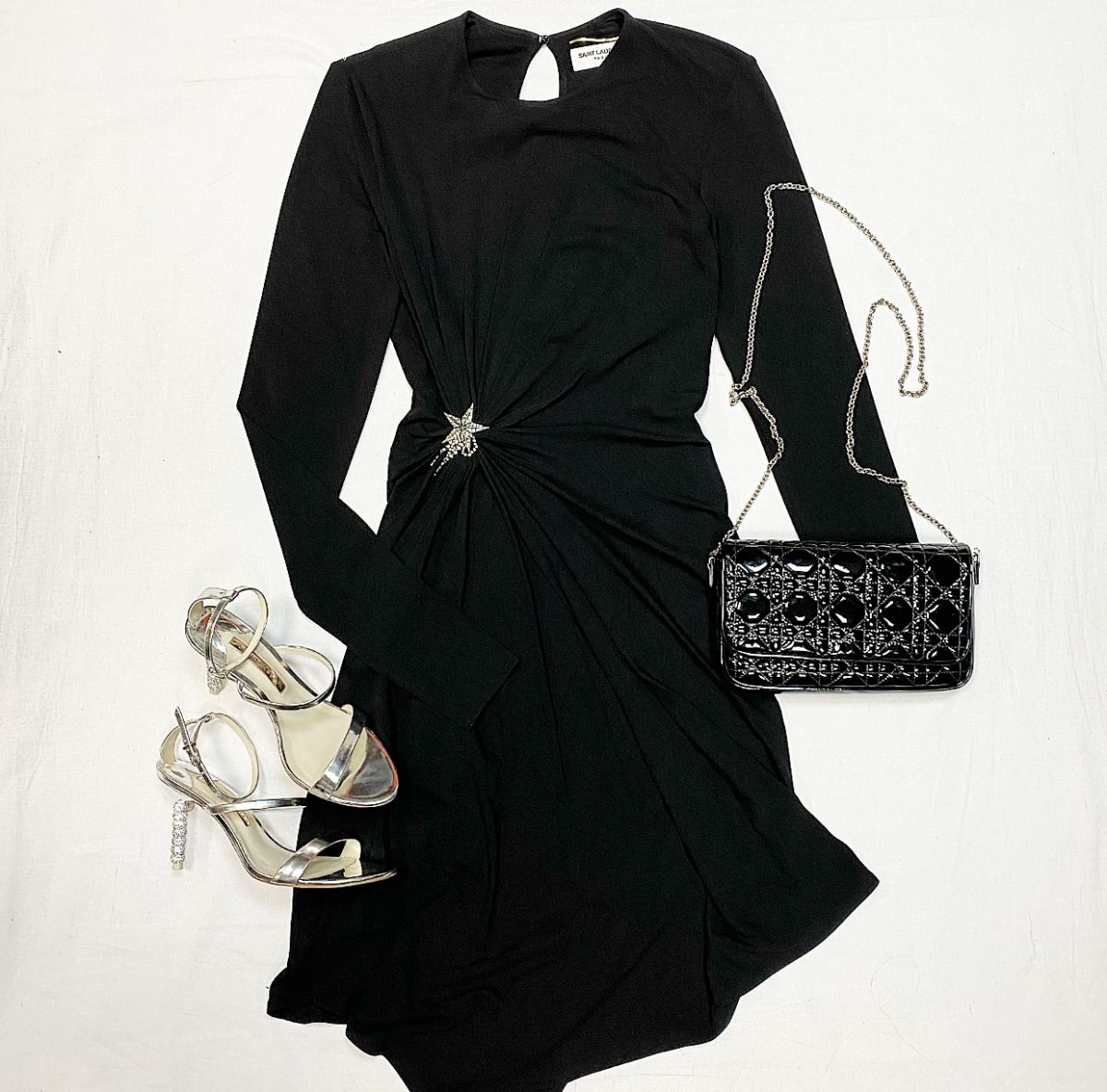 Платье Saint Laurent размер 36 цена 15 385 рубБосоножки Sophia Webster размер 38 цена 12 308 рубСумка Christian Dior