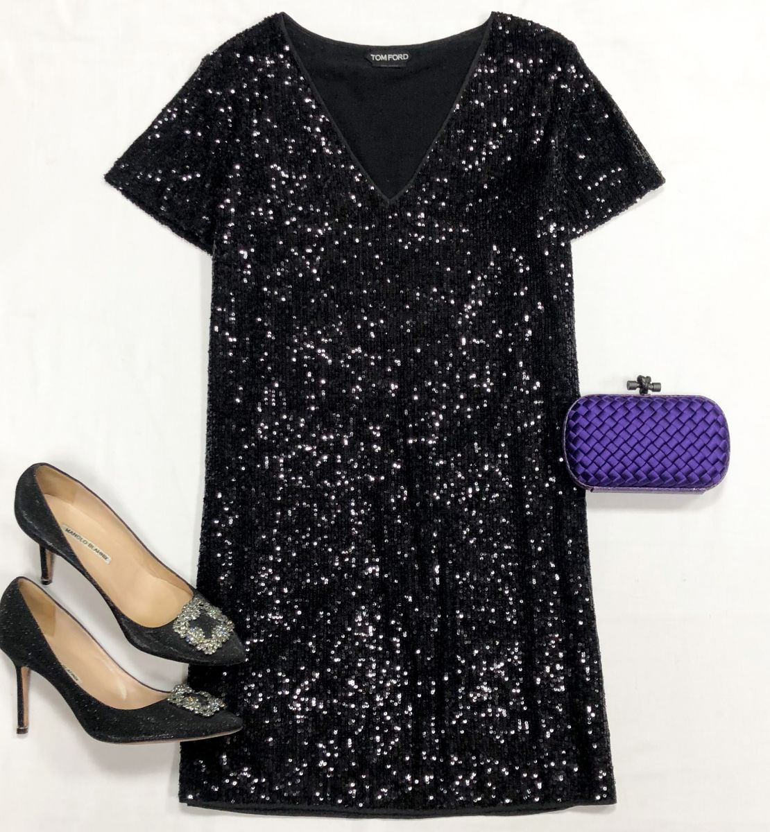 Платье/ пайетки/ Tom Ford размер 40 цена 78 275 руб
Туфли Manolo Blahnik размер 40 цена 46 965 руб
Клатч BOTTEGA VENETA