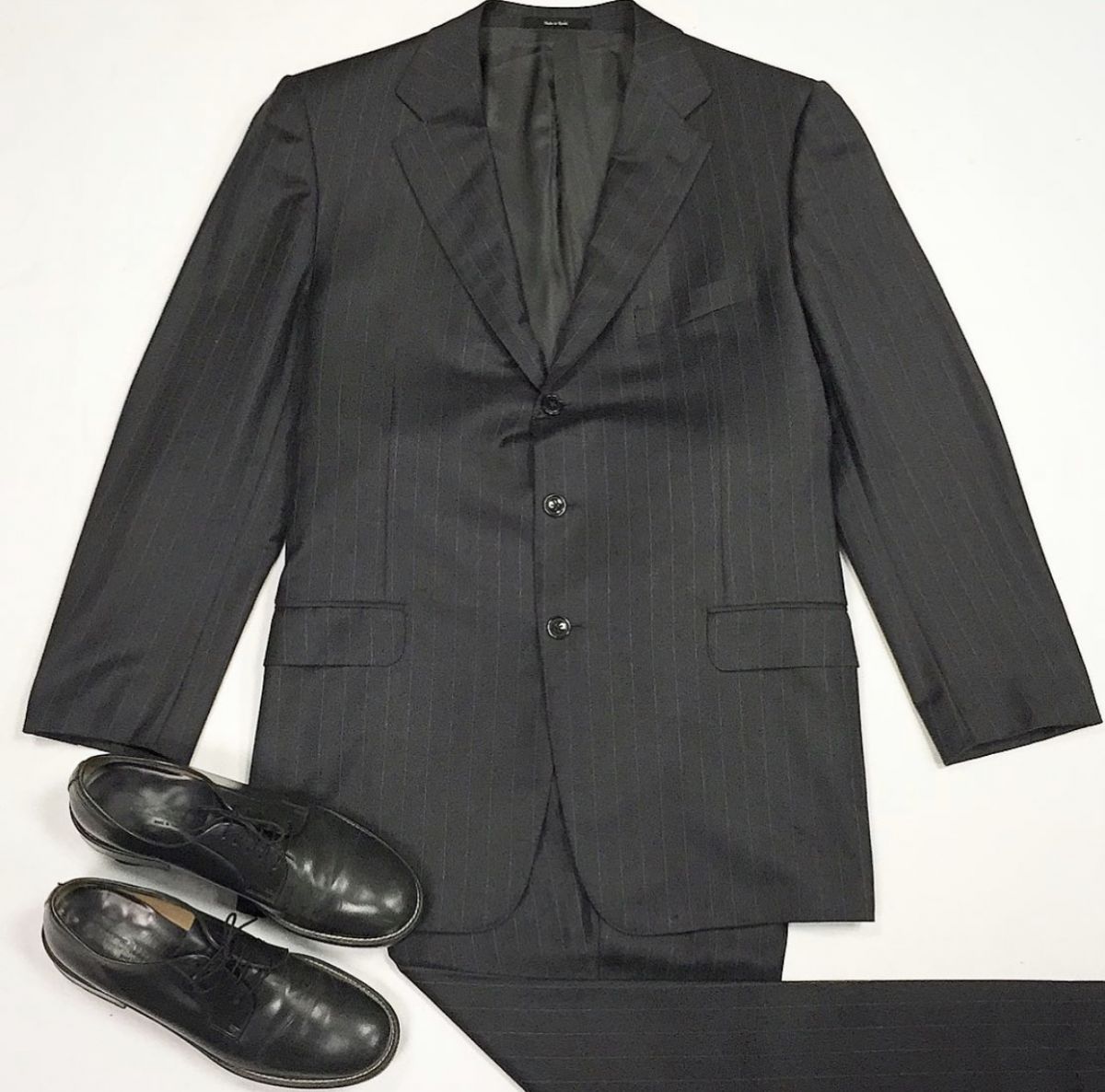 Костюм ERMENEGILDO ZEGNA размер 56 цена 7 693 руб Туфли JIL SANDER размер 42 цена 6 154 руб