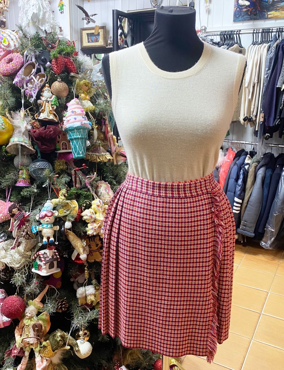 Топ Chanel размер 38 цена 23 483 рубЮбка Christian Dior размер 36 цена 15 655 руб