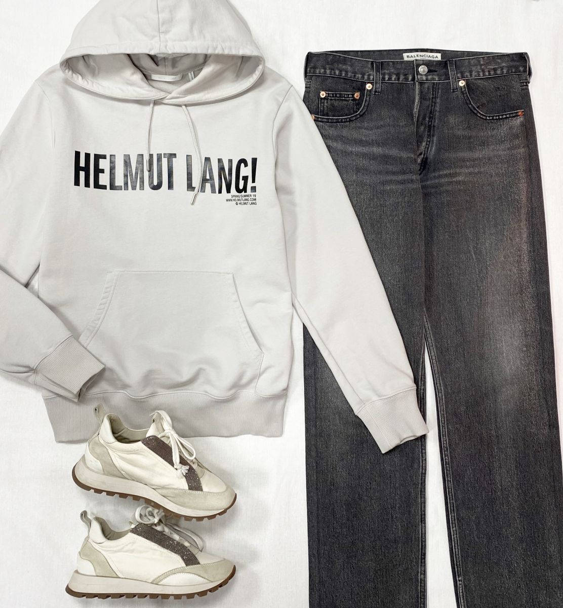 Толстовка Helmut Lang размер M цена 4 697 руб 
Джинсы Balenciaga размер 30 цена 15 655 руб 
Кроссовки Brunello Cucinelli размер 36 цена 31 310 руб