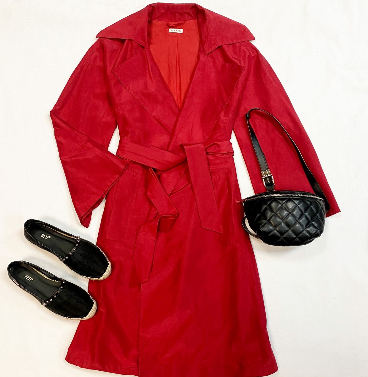 Плащ Parosh размер XS цена 10 770 руб
Эспадрильи Red Valentino размер 37 цена 4 616 руб 