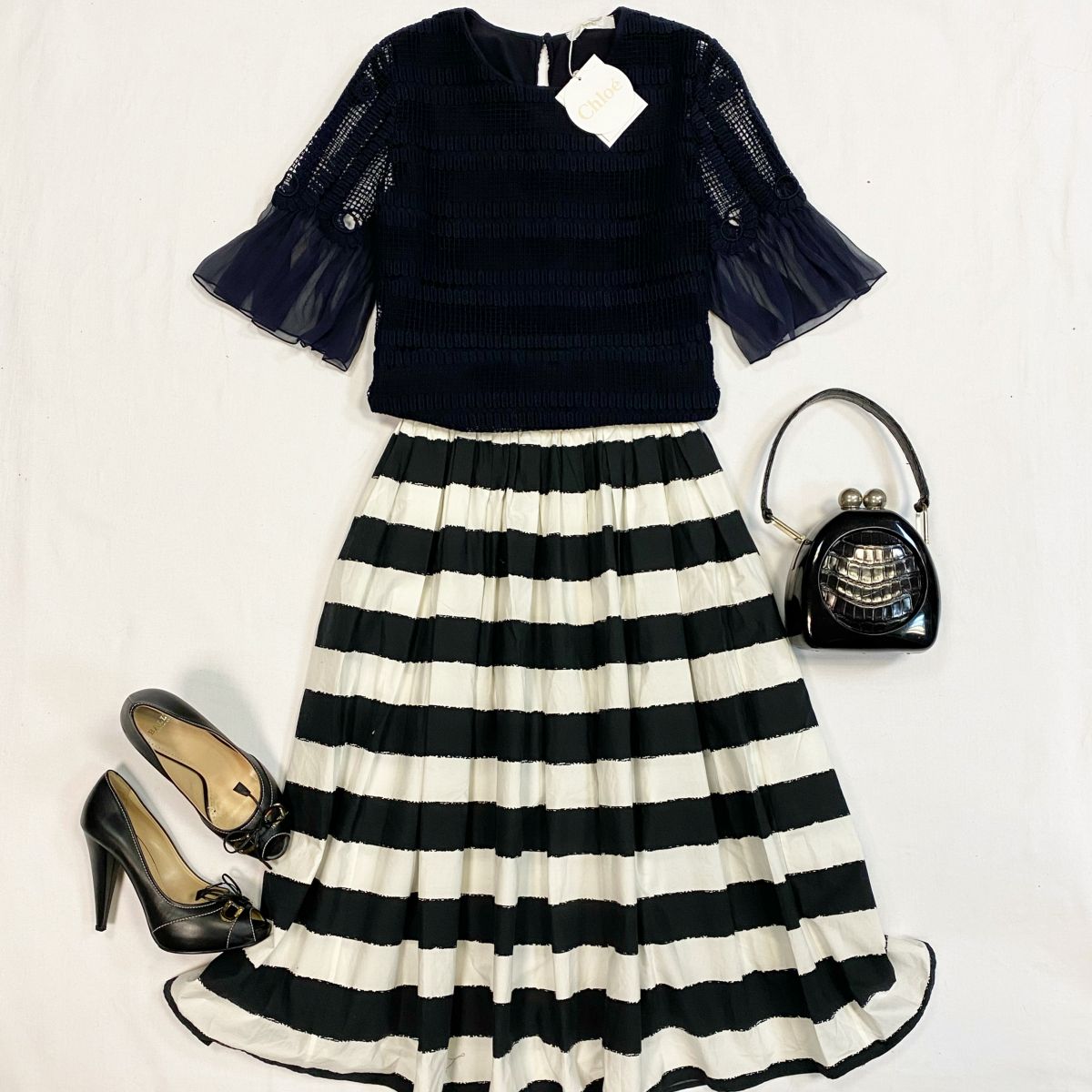 Кофта/шитьё/ CHLOE размер 40 цена 15 385 рубЮбка DOLCE GABBANA размер 44 цена 15 385 рубТуфли BALLY размер 39 цена 6 154 руб