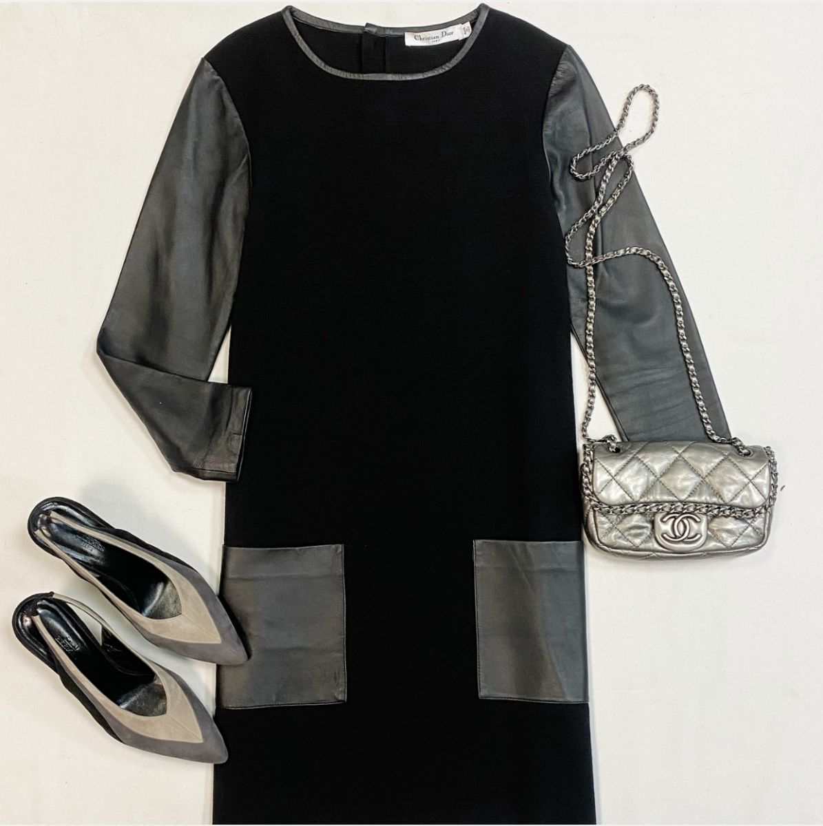 Платье/отделка кожа/ Dior размер 36 цена 23 078 рубТуфли Hermes размер 38 цена 46 155 рубСумка Chanel