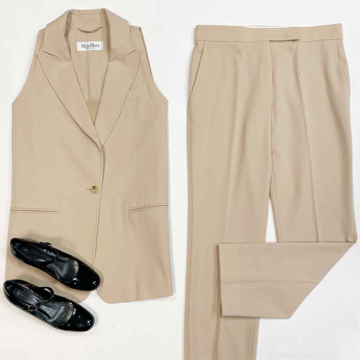 Костюм Max Mara размер 42 цена 20 001 рубТуфли Saint Laurent размер 35 цена 15 385 руб
