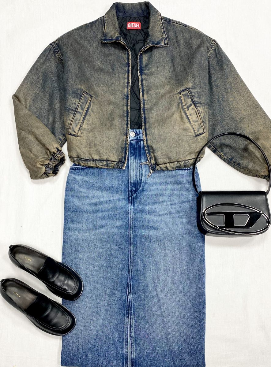 Куртка Diesel размер XXS цена 15 655 руб
Джинсы Isabel Marant размер 38 цена 15 655 руб
Лоферы The Row размер 36 цена 39 138 руб
Сумка Diesel 