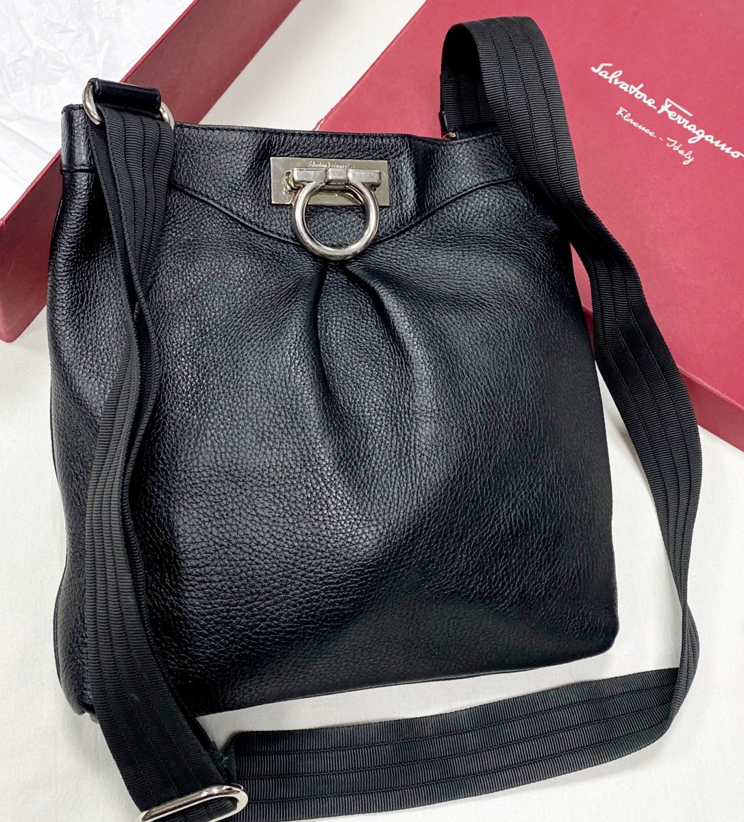 Сумка Salvatore Ferragamo размер 25/27 цена 15 655 руб