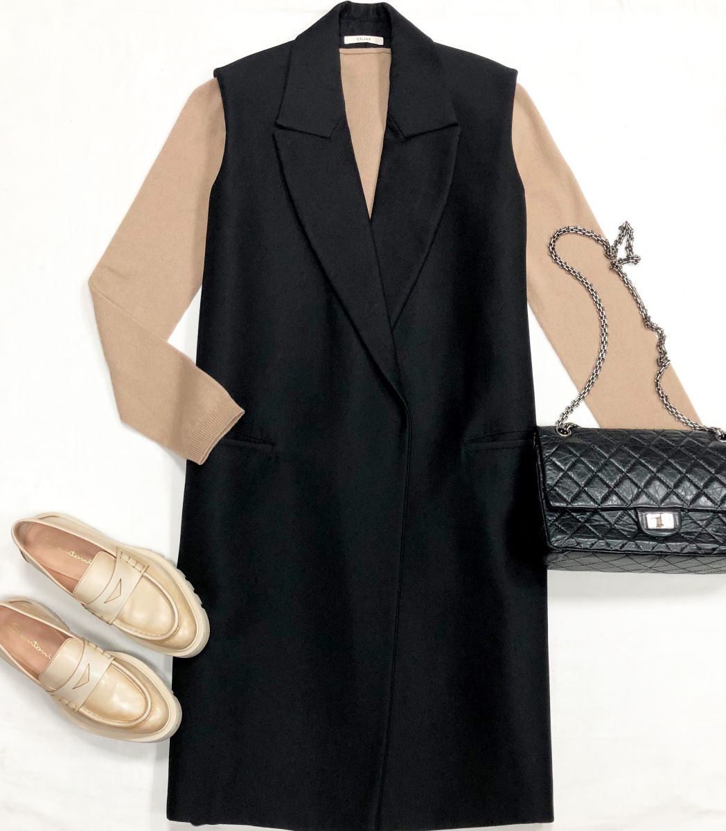 Жилет Celine размер 38 цена 54 793 руб
Лоферы Santoni размер 38 цена 12 524 руб
Сумка Chanel