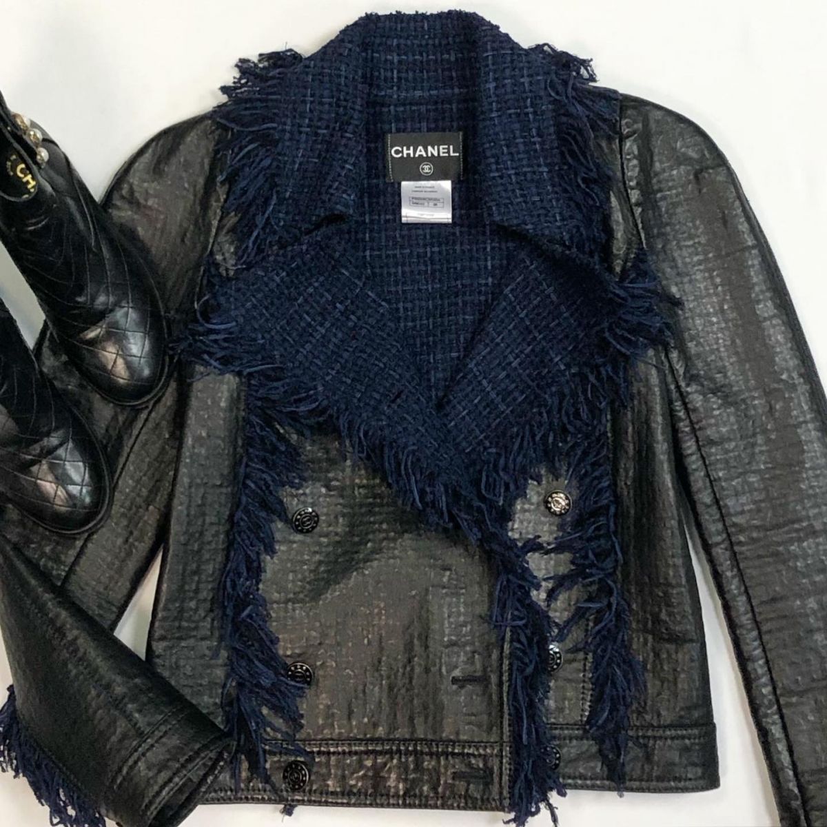 Куртка/кожа/ твид/ Chanel размер 38 цена 307 770 рубБотинки Chanel размер 38 цена 38 463 руб