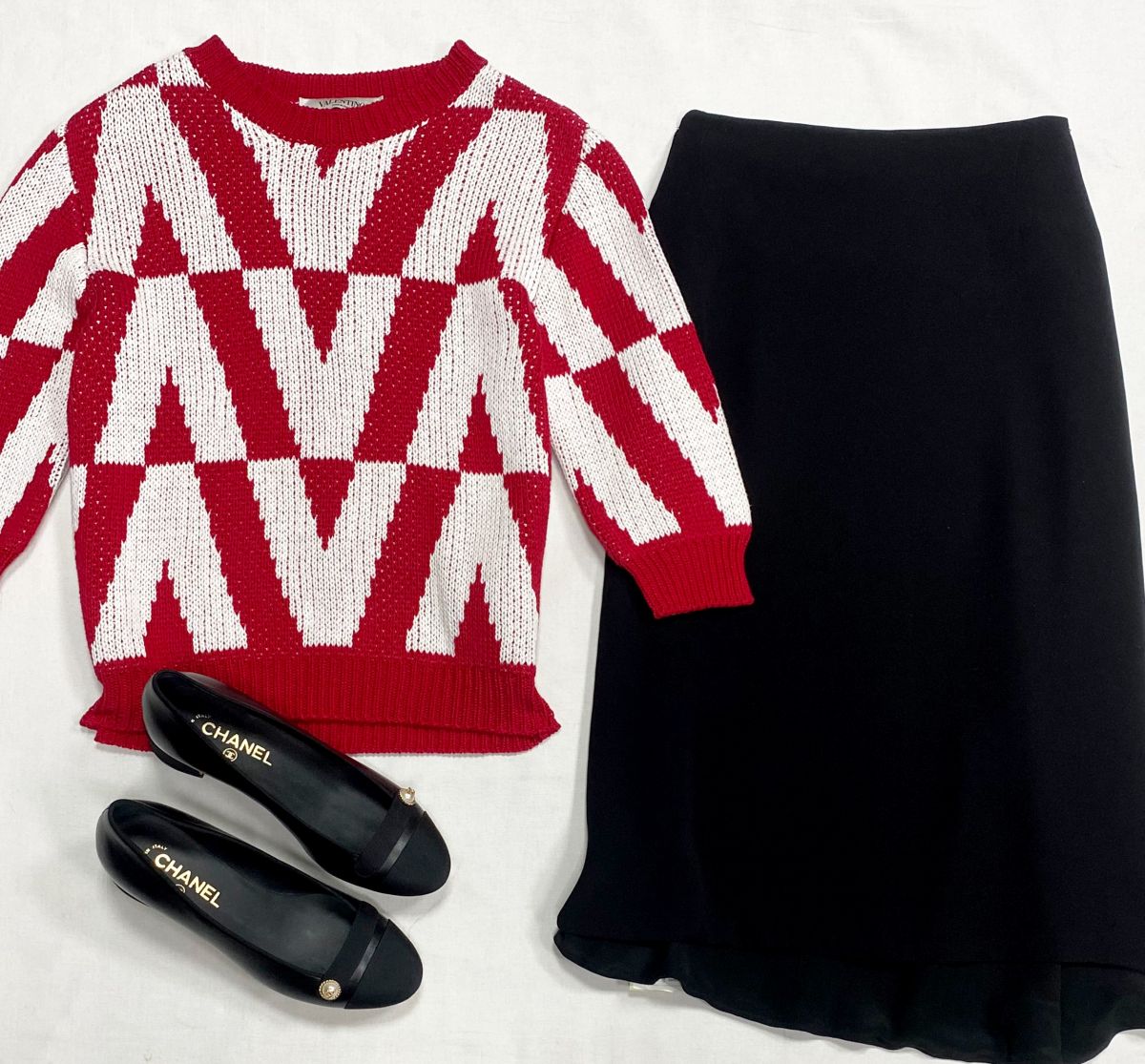 Кофта Valentino размер M цена 12 524 руб
Юбка Hermes размер 42 цена 12 524 руб
Туфли Chanel размер 37.5 цена 62 620 руб