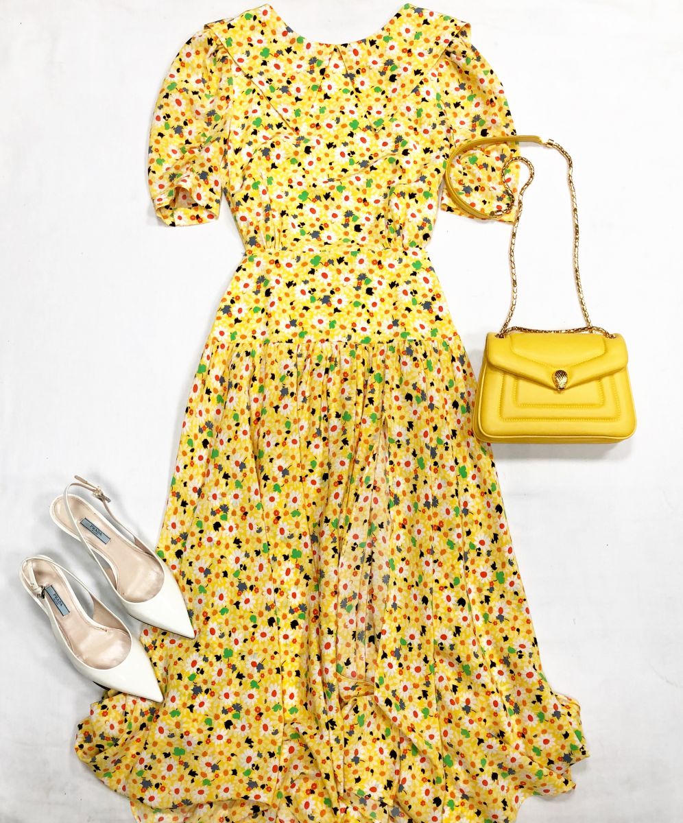 Платье Miu Miu размер 38 цена 61 540 рубТуфли Prada размер 37.5 цена 27 693 рубСумка BVLGARI