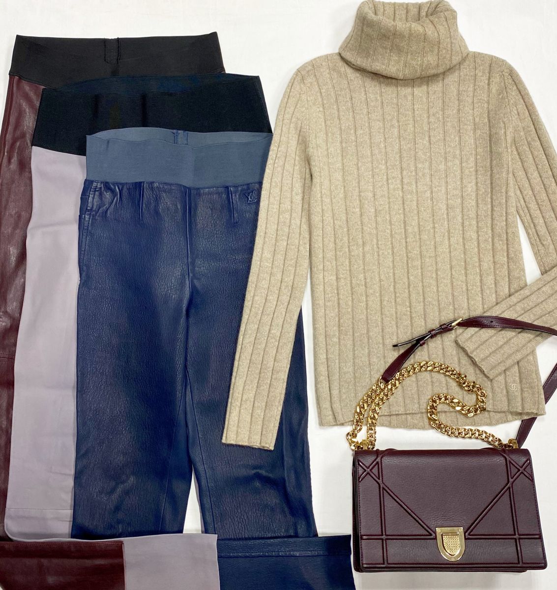 Брюки / кожа / Louis Vuitton размер 38 цена 7 828 руб 
Drome размер M цена по 4 697 руб 
Свитер / кашемир / Chanel размер 36 цена 23 483 руб 
Сумка Christian Dior