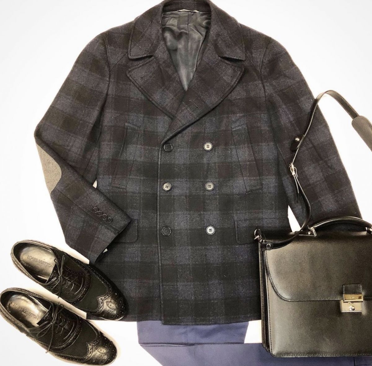 #mechtamen Бушлат размер 52 цена 6 154 руб Брюки размер 50 цена 3 077 руб Туфли Louis Vuitton размер 43.5 цена 10 770 руб Портфель Canali 