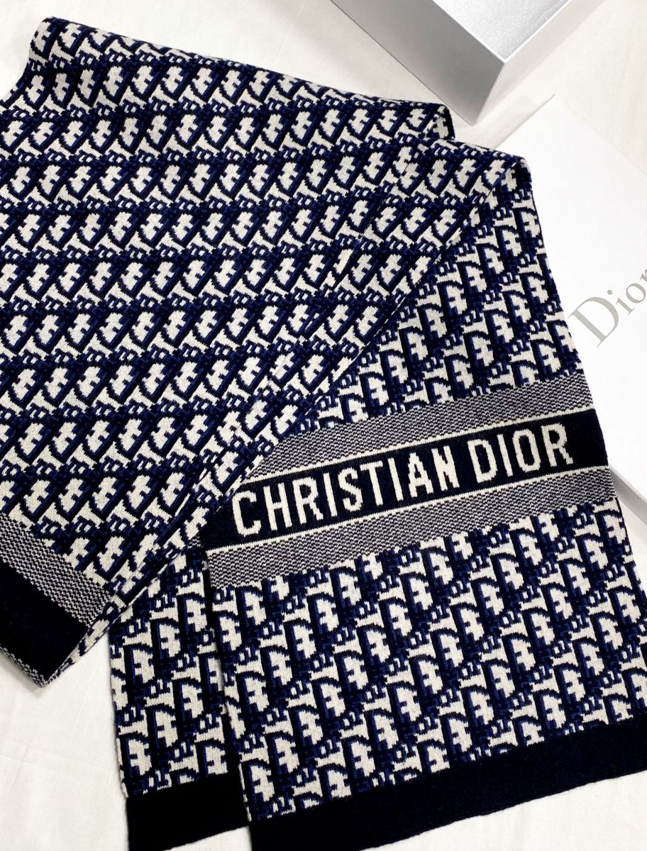 Шарф Christian Dior цена 54 793 руб