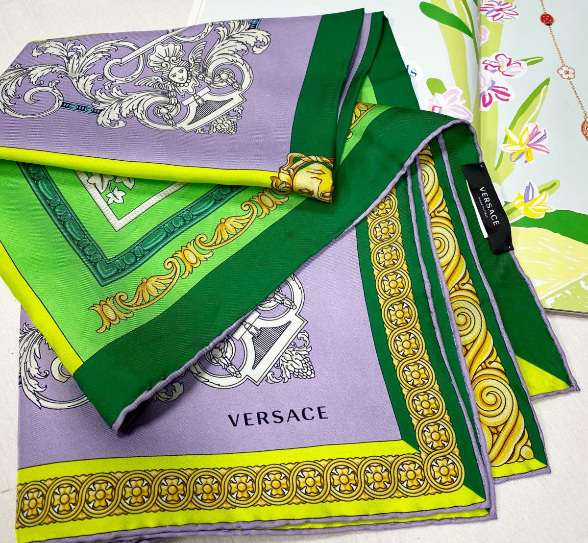 Платок / шелк / Versace размер 90/90 цена 10 959 руб