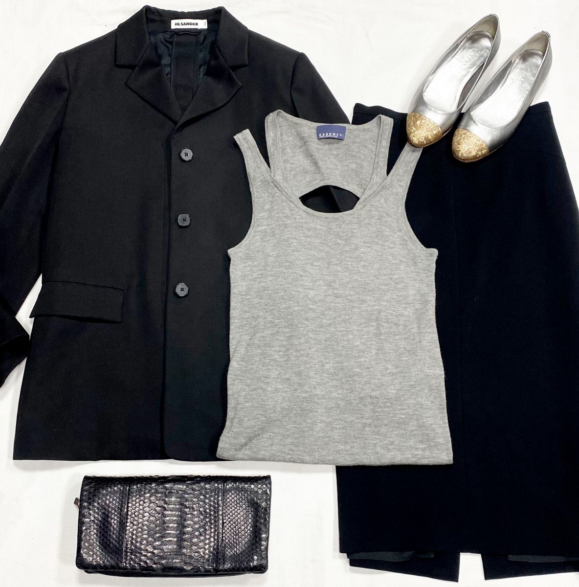 Жакет Jil Sander размер 42 цена 23 483 руб
Юбка Max Mara размер 42 цена 4 697 руб
Топ Stefanel размер S цена 7 828 руб
Балетки Chanel размер 38 цена 31 310 руб
Клатч Celine 