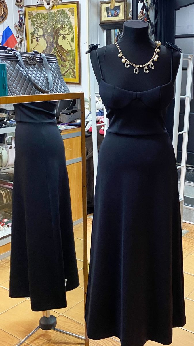 Платье Magda Butrym размер 36 цена 62 620 руб Бусы Chanel цена 125 240 руб