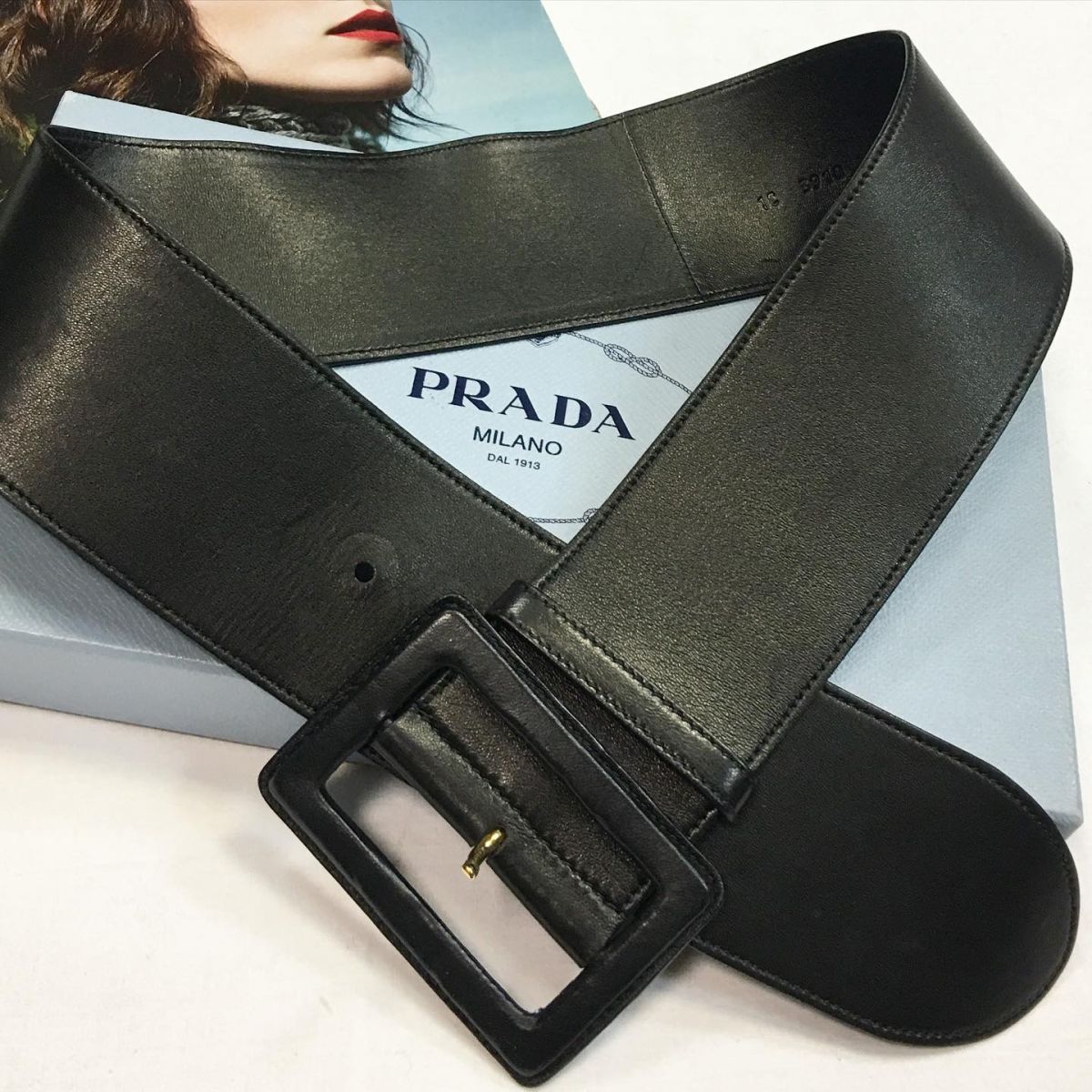 Ремень/кожа  Prada  цена 4 616 руб 