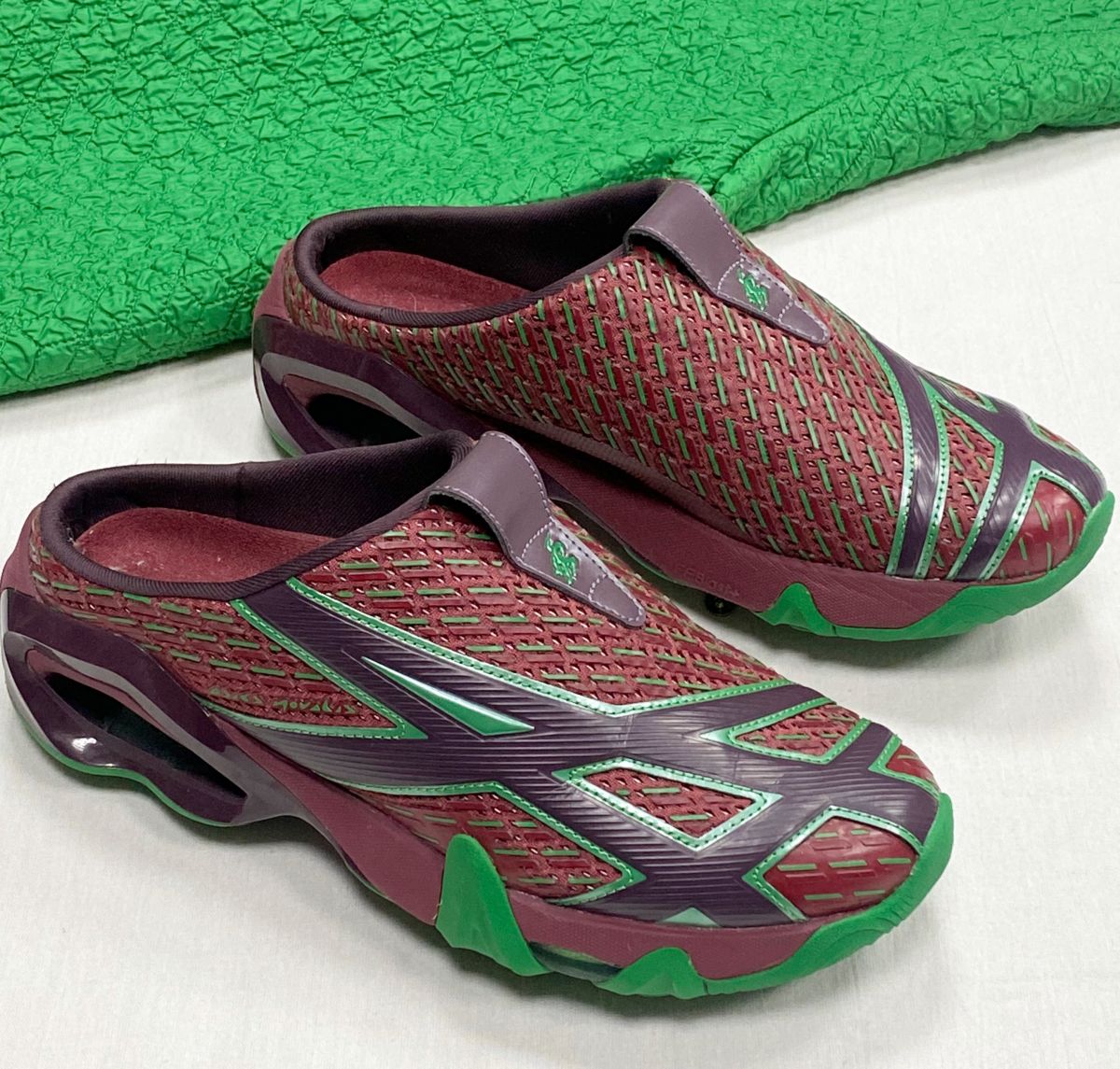 Кроссовки ASICS размер 39 .5 цена 14 090 руб
