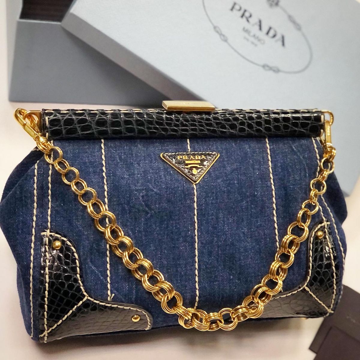 Сумка / отделка крокодил / Prada  размер 25/15 цена 46 155 руб 