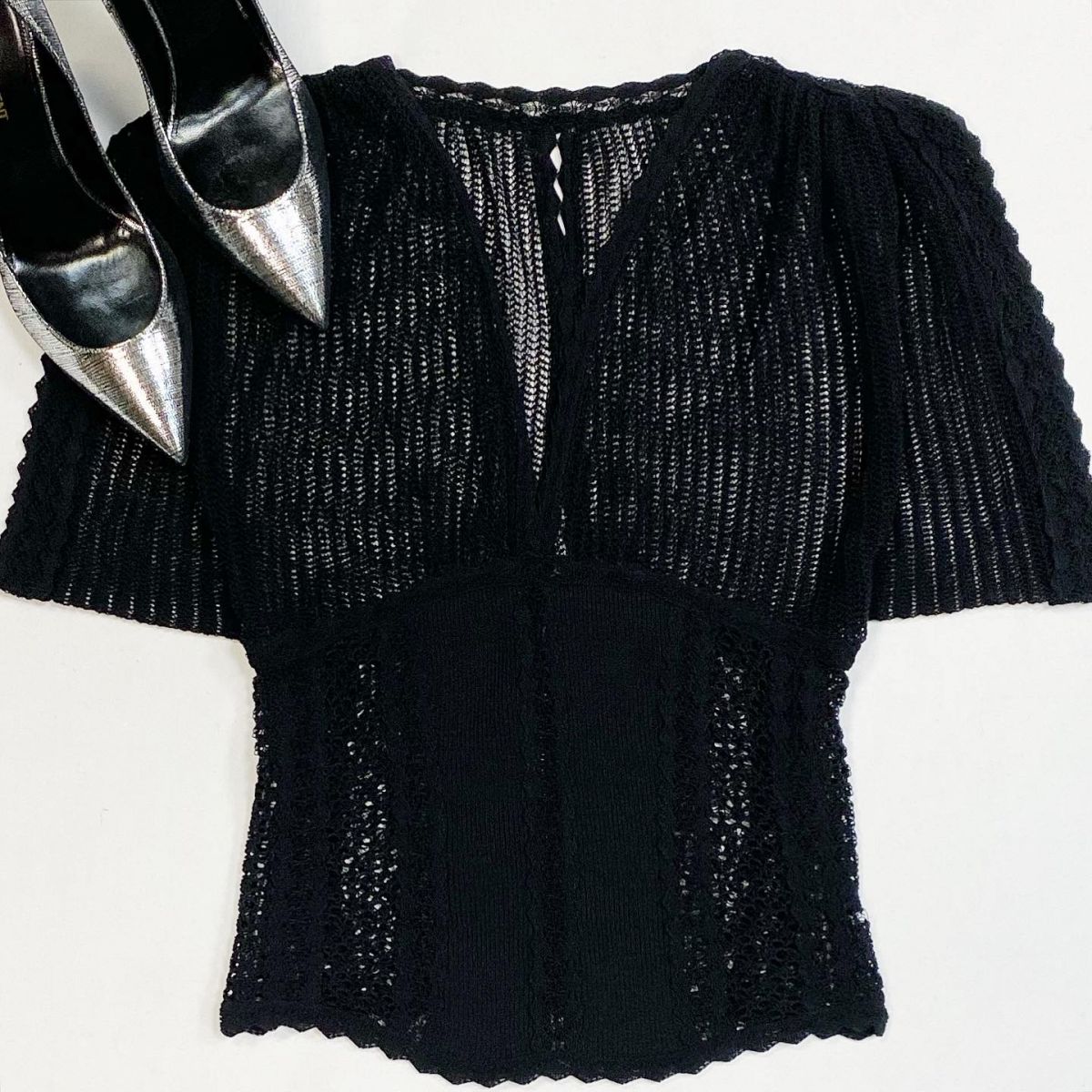 Топ /шитьё/ Chanel размер 36 цена 18 462 рубТуфли Saint Laurent размер 39 цена 15 385 руб