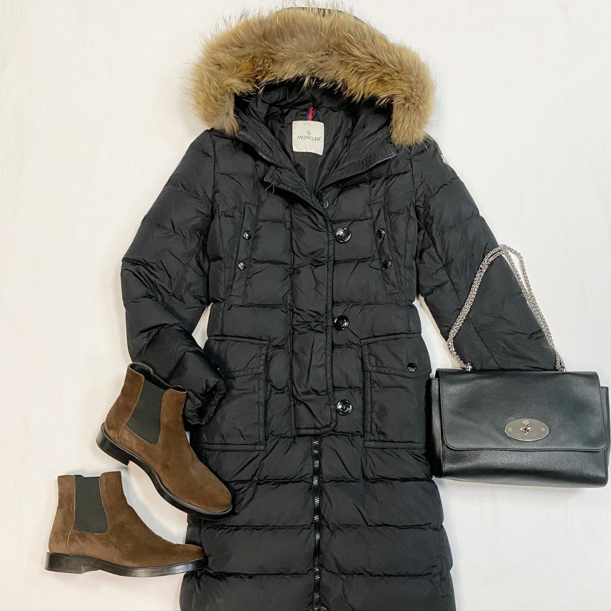 Пуховик Moncler размер 4 цена 26 155 рубБотинки Tods размер 39.5 цена 10 770 рубСумка Mulberry