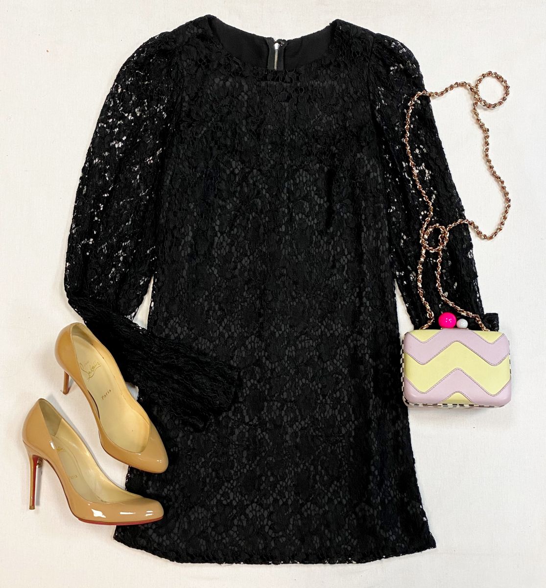 Платье Dolce Gabbana размер 36 цена 23 078 руб
Туфли Louboutin размер 38 цена 15 385 руб
Клатч Sophia Webster 