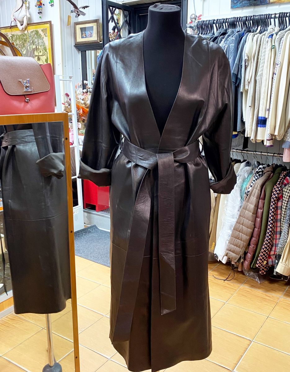 Плащ /кожа/ Massimo Dutti размер S цена 31 310 руб/ с биркой/ 