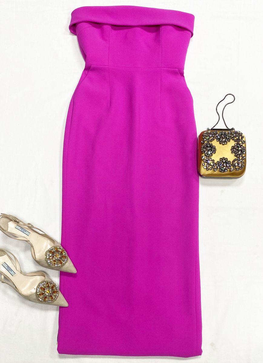 Платье New Arrivals размер 38 цена 31 310 руб
Босоножки /камни/ Prada размер 38 цена 31 310 руб
Сумочка Manolo Blahnik 