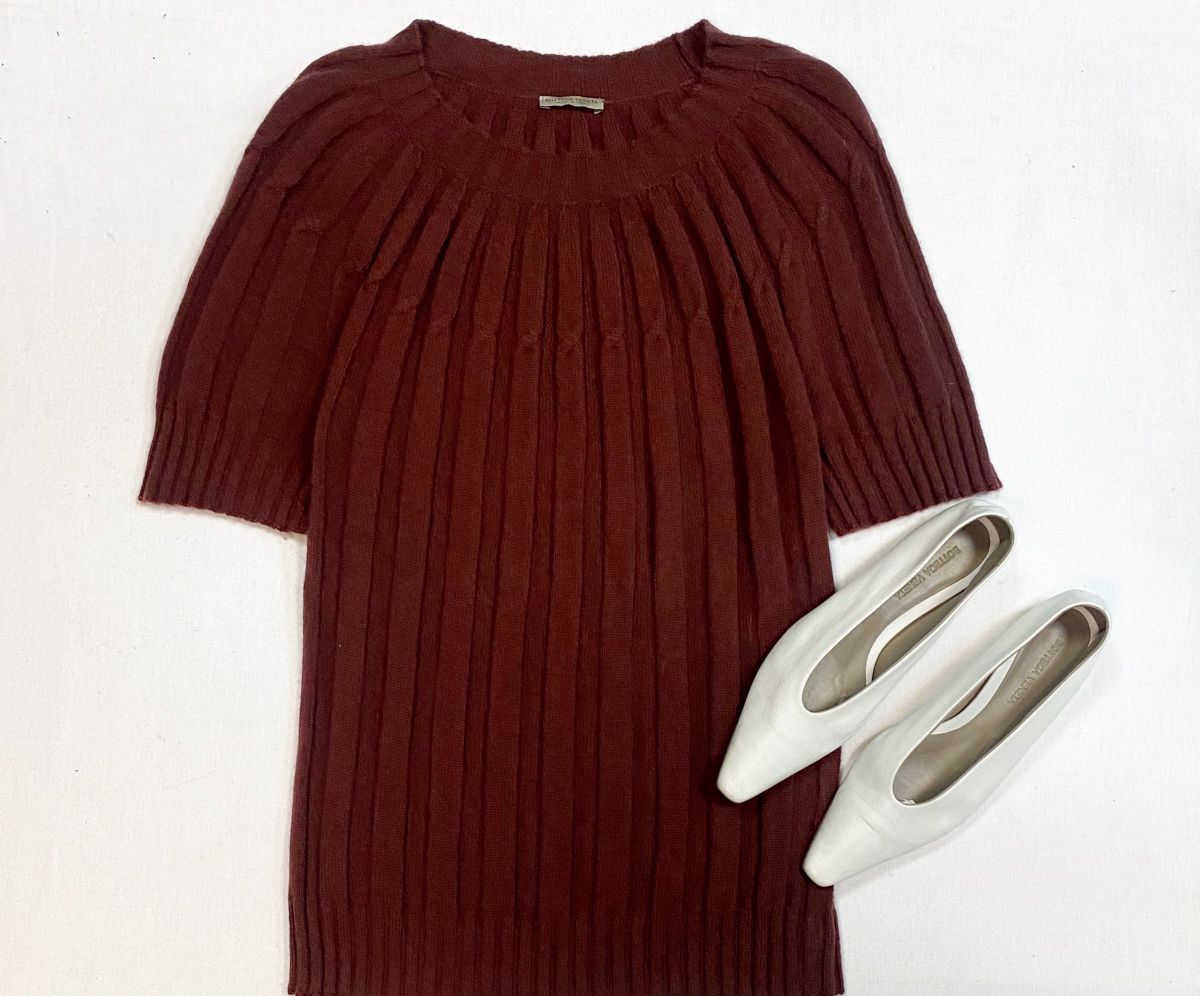 Кофта Bottega Veneta размер 48 цена 15 385 руб
Балетки Bottega Veneta размер 37.5 цена 23 078 руб 