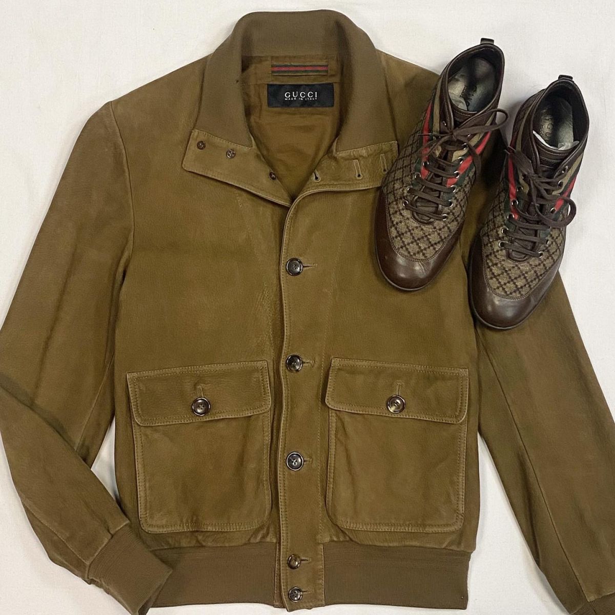 #mechtamen Куртка/замша/ GUCCI  размер 50 цена 23 078 рубКеды GUCCI  размер 44.5 цена 9 231 руб