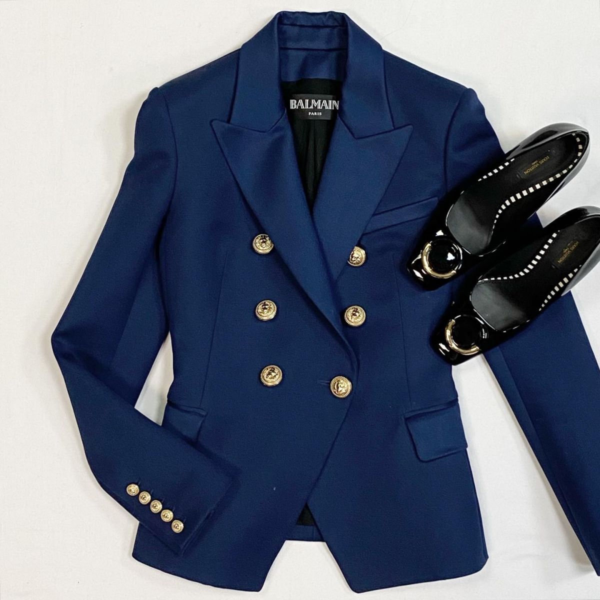 Жакет Balmain размер 38 цена 38 463 рубТуфли Louis Vuitton размер 40 цена 23 078 руб