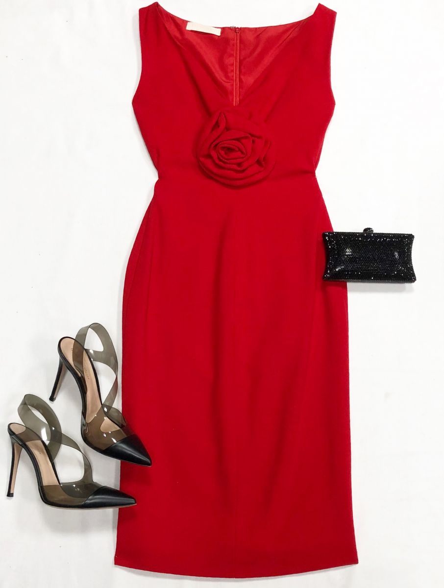 Платье Valentino размер 4 цена 15 655 руб
Босоножки Gianvito Rossi размер 39 цена 46 965 руб
Сумочка / камни/