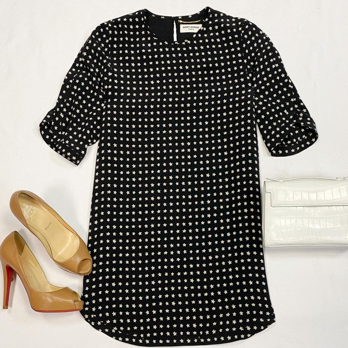 Платье SAINT LAURENT размер 40 цена 23 078 рубТуфли LOUBUITIN ра38 цена 7 693 рубСумка GIOSA