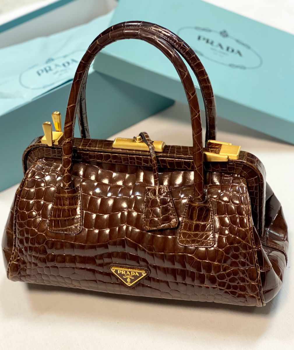 Сумка /крокодил/ Prada размер 30/15 цена 84 616 руб 