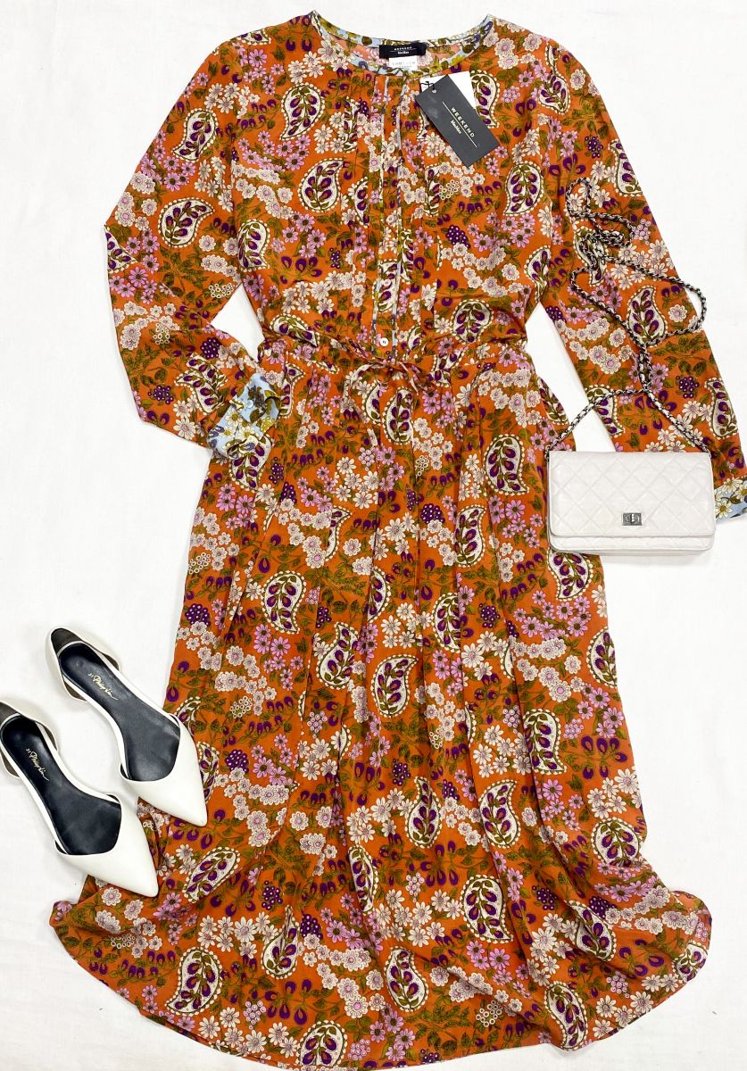 Платье Weekend/ Max Mara размер 50 цена 31 310 руб/ с биркой/
Балетки Philipp Lim размер 38 цена 6 262 руб
Сумочка Chanel