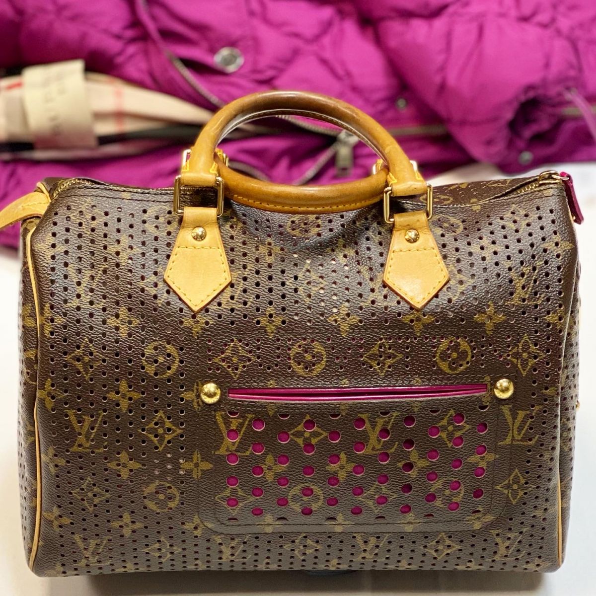 Сумка Louis Vuitton  размер 23/30 цена 38 463 руб 