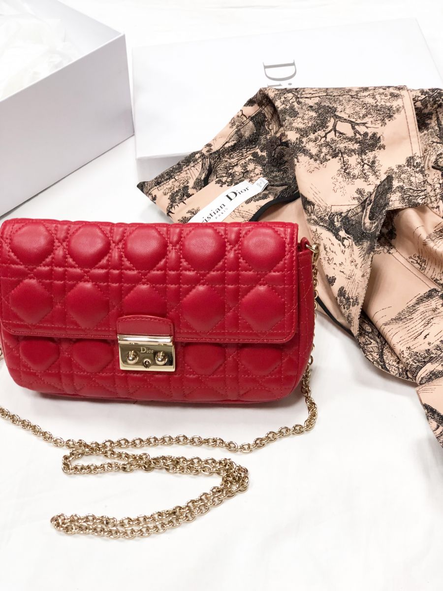 Сумочка CHRISTIAN DIOR цена 57 923 руб