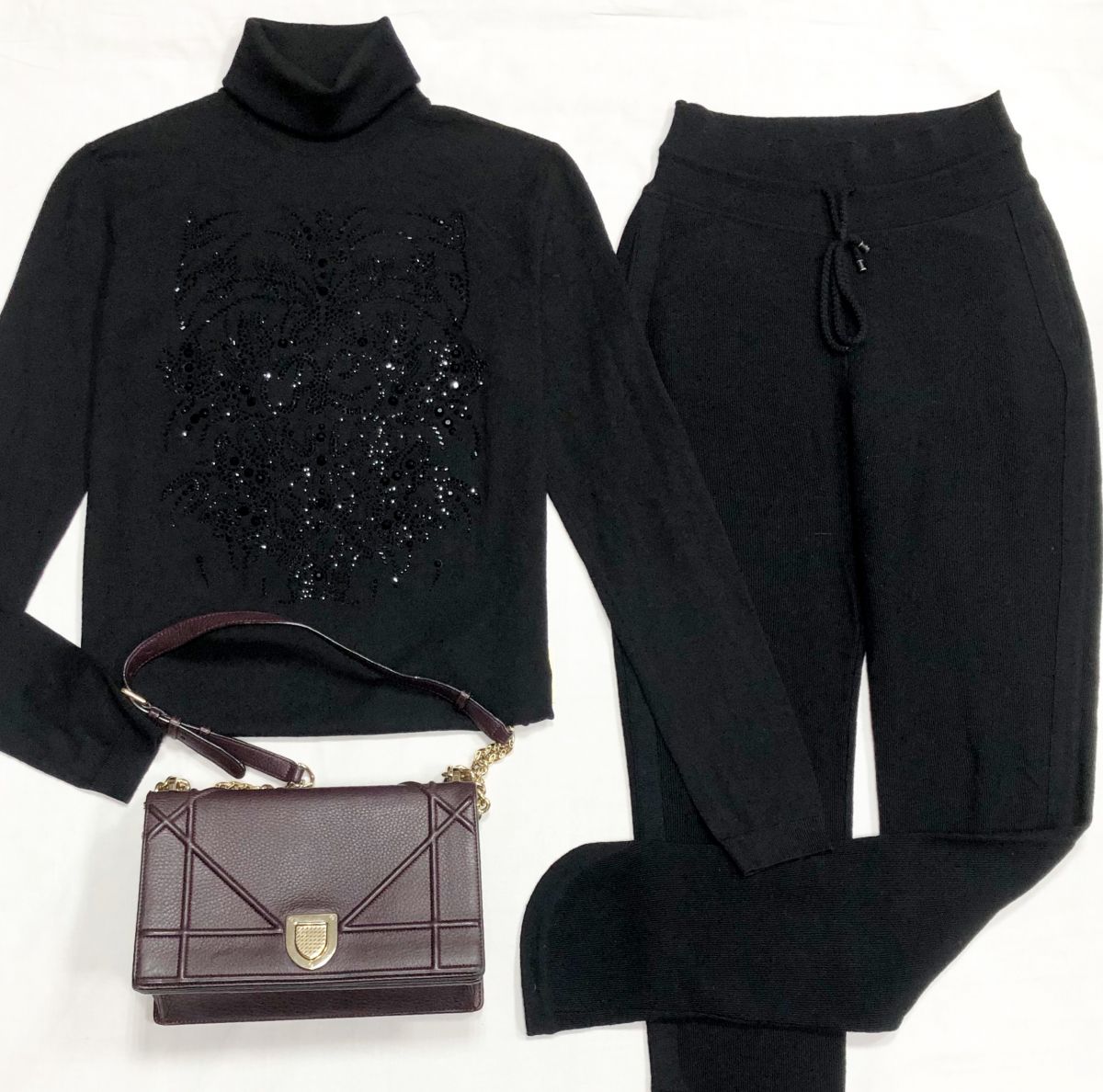 Брюки Chanel размер 36 цена 39 138 руб
Водолазка Ralph Lauren размер M цена 23 483 руб
Сумка Christian Dior