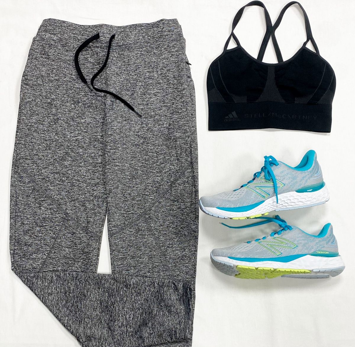 Топ Stella McCartney размер XS цена 2 308 руб
Брюки размер S цена 1 539 руб
Кроссовки New Balance размер 40.5 цена 9 231 руб